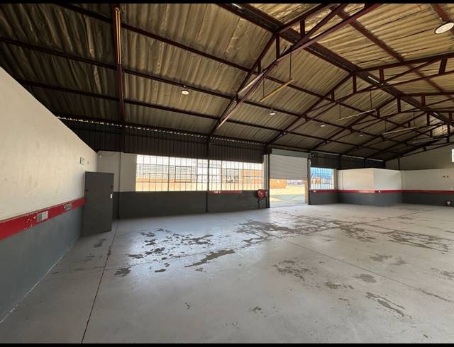 400M² WAREHOUSE TO LET IN WYNBERG